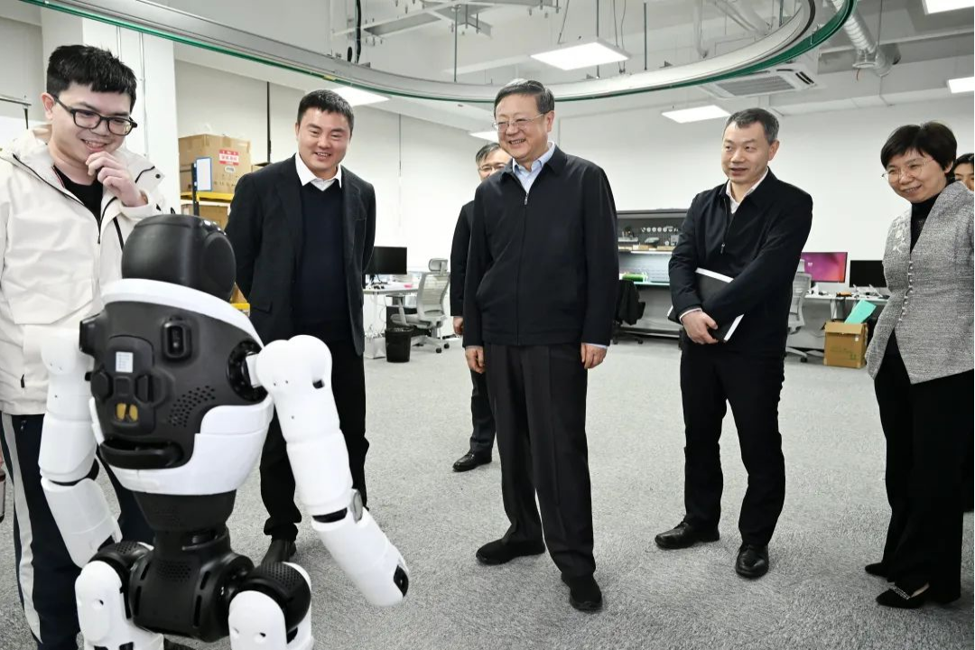 上海市委书记陈吉宁专题调研星空真人机器人